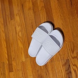 New Balance Slides US 5